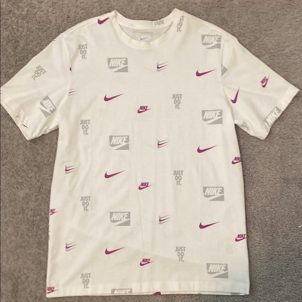 Nike graphic tee, grey/purple